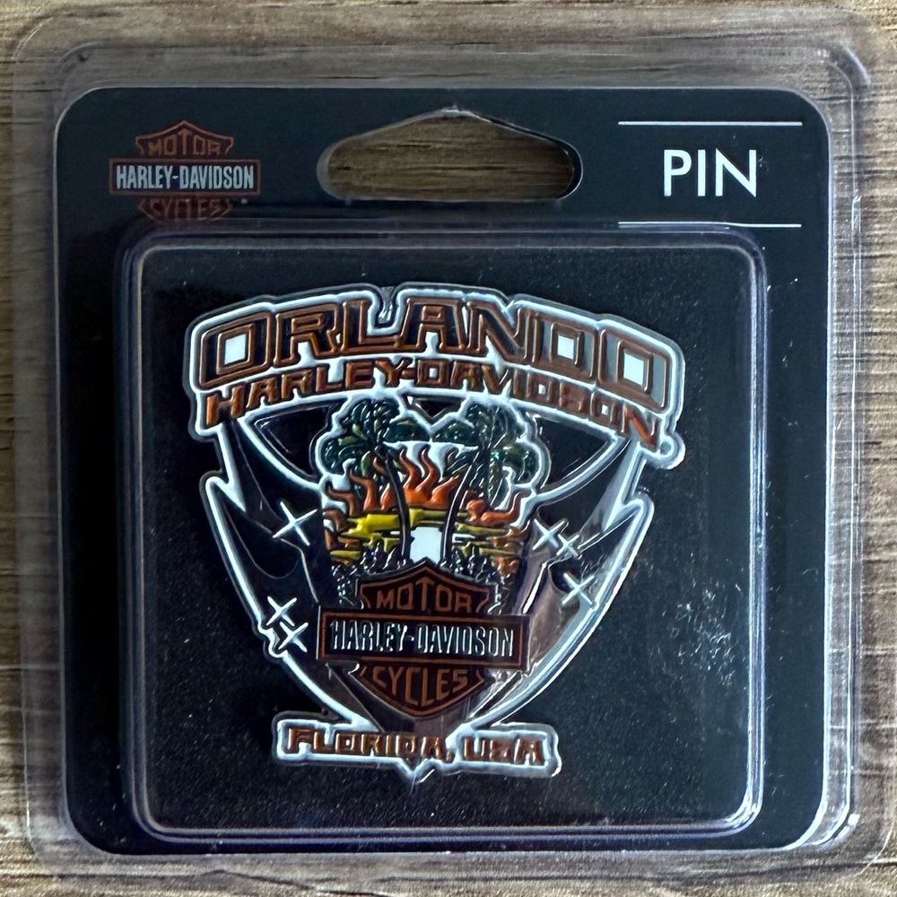 ORLANDO FLORIDA HARLEY DAVIDSON Motorcycles Souvenir Pin Back NEW IN PACKAGING